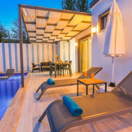 VİLLA BARIŞ İKİZCE 1612